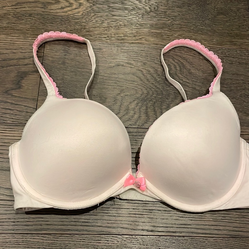 Victoria Secrets push-up bra